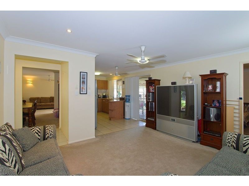 4 Avonbury Court, Carrara QLD 4211