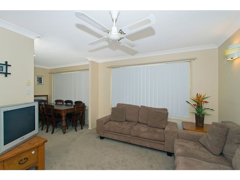 4 Avonbury Court, Carrara QLD 4211