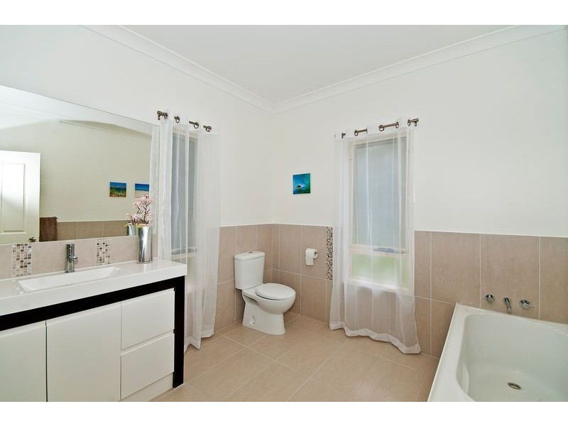 37 Sunray Drive, Bonogin QLD 4213