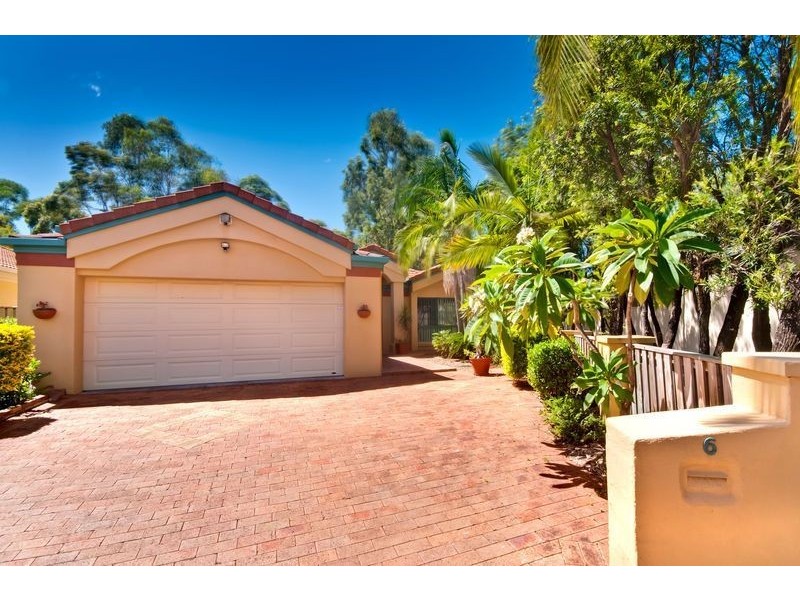 6 Glenalta Place, Robina QLD 4226