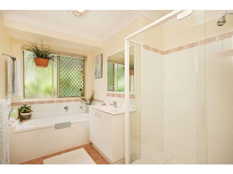 5 Glenfern Place, Bonogin QLD 4213