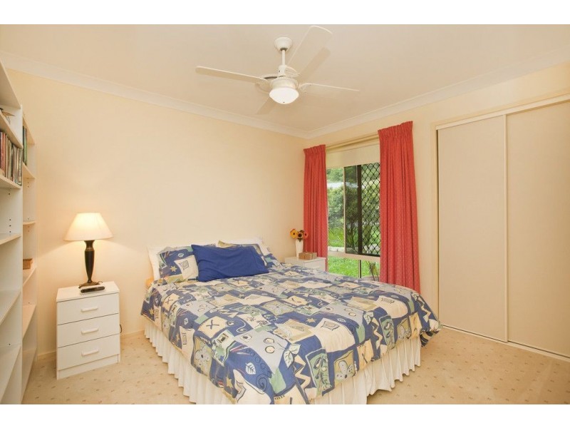 5 Glenfern Place, Bonogin QLD 4213