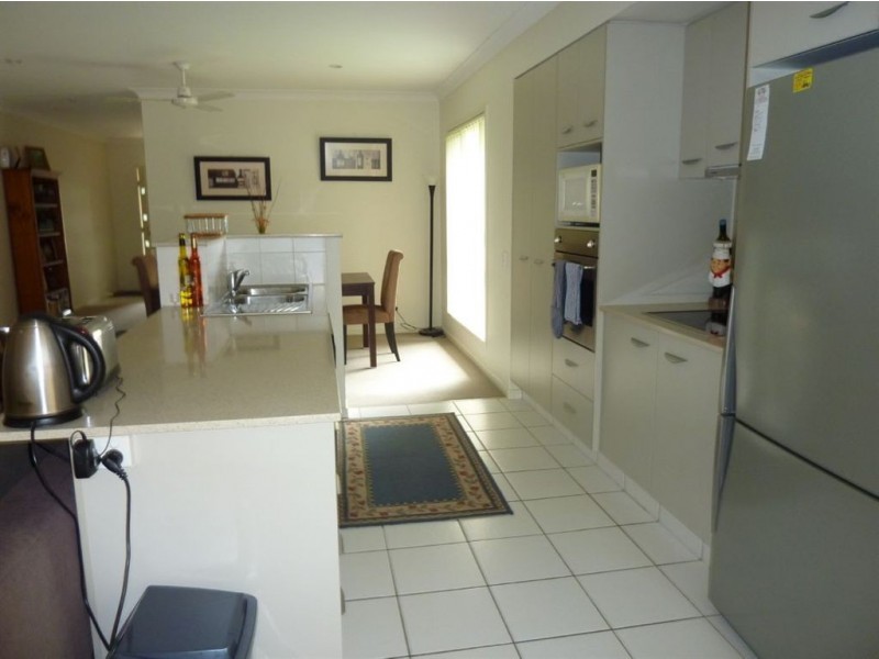 4 Schneid Street, Mudgeeraba QLD 4213