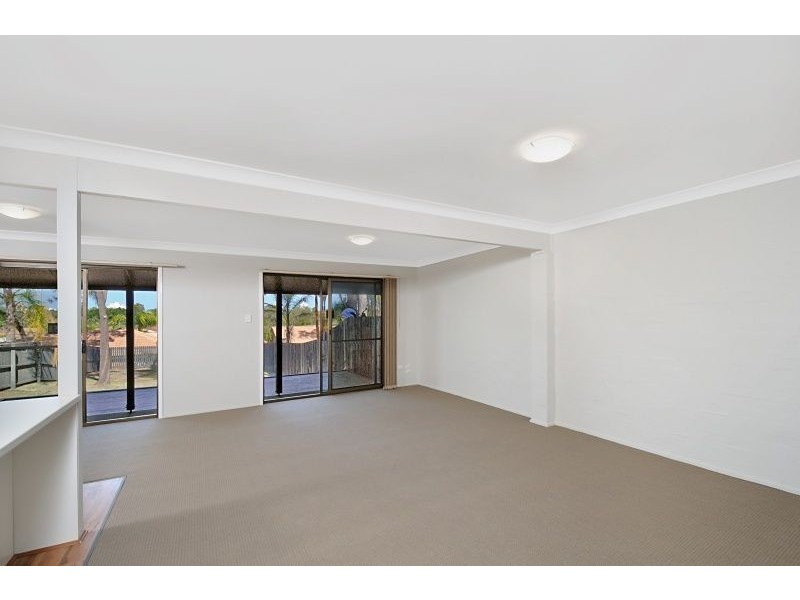 2/168 Whiting Street, Labrador QLD 4215