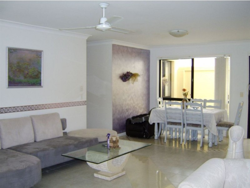 110/2 Langport Parade, Mudgeeraba QLD 4213