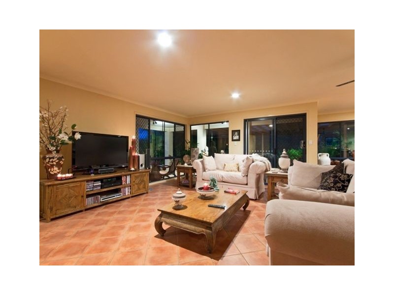 69 Valleyview Court, Bonogin QLD 4213