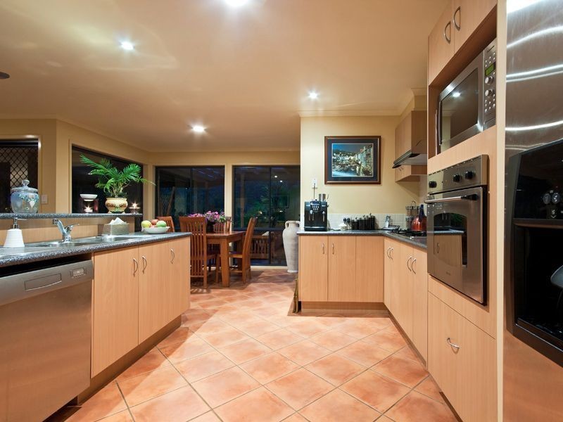 69 Valleyview Court, Bonogin QLD 4213