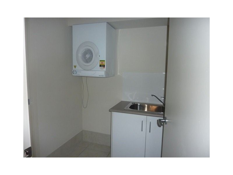 8/5 Faculty Court, Mudgeeraba QLD 4213