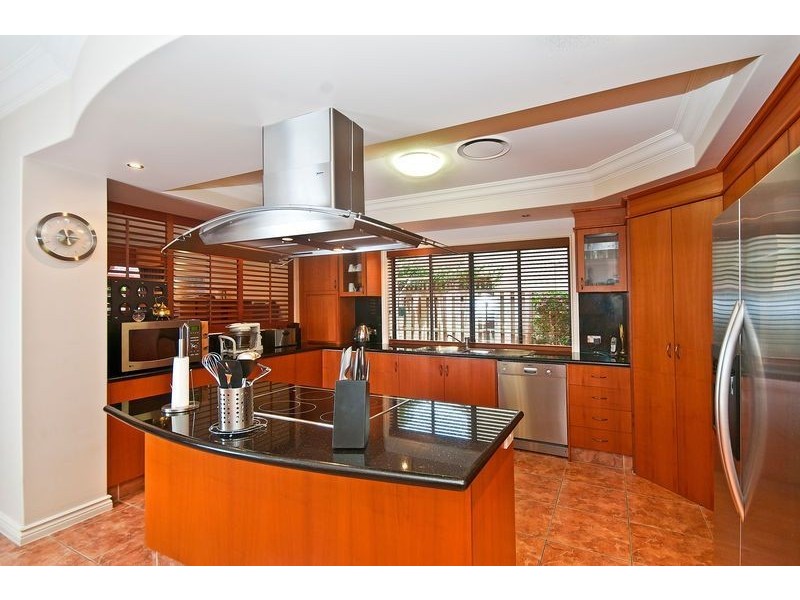 6 Pine Valley Drive, Robina QLD 4226