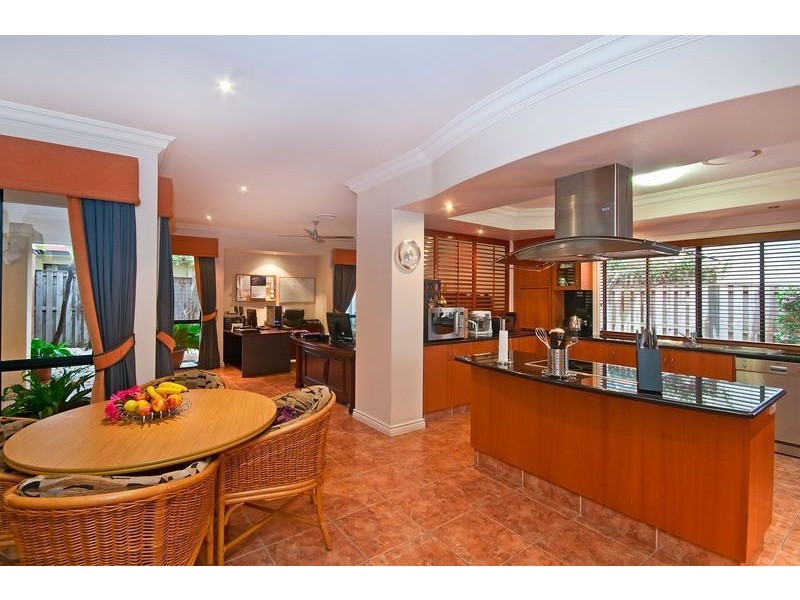 6 Pine Valley Drive, Robina QLD 4226