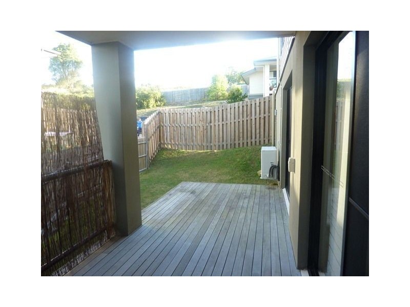 8/5 Faculty Crescent, Mudgeeraba QLD 4213