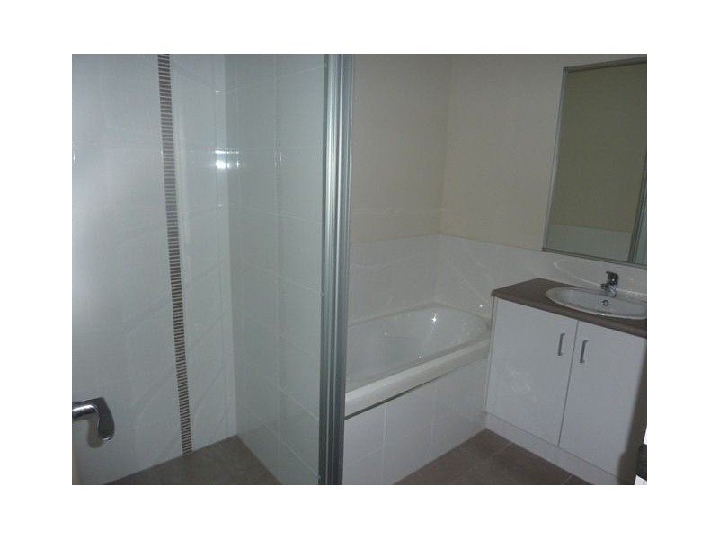 8/5 Faculty Crescent, Mudgeeraba QLD 4213