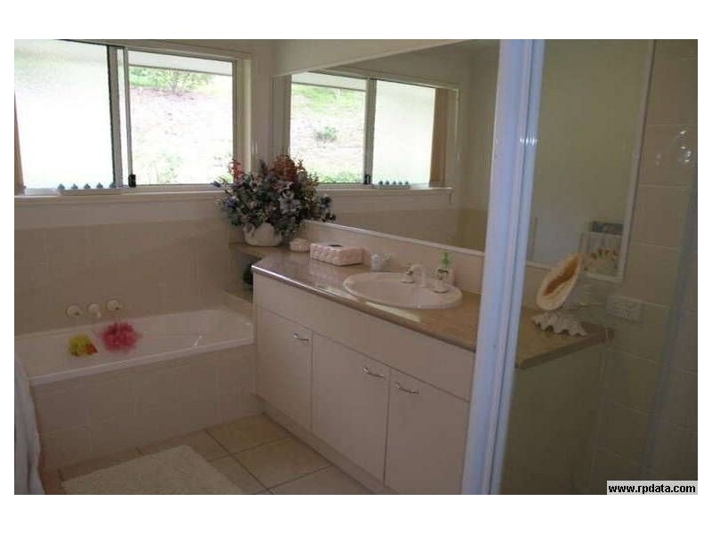 2 Roxby Court, Mudgeeraba QLD 4213