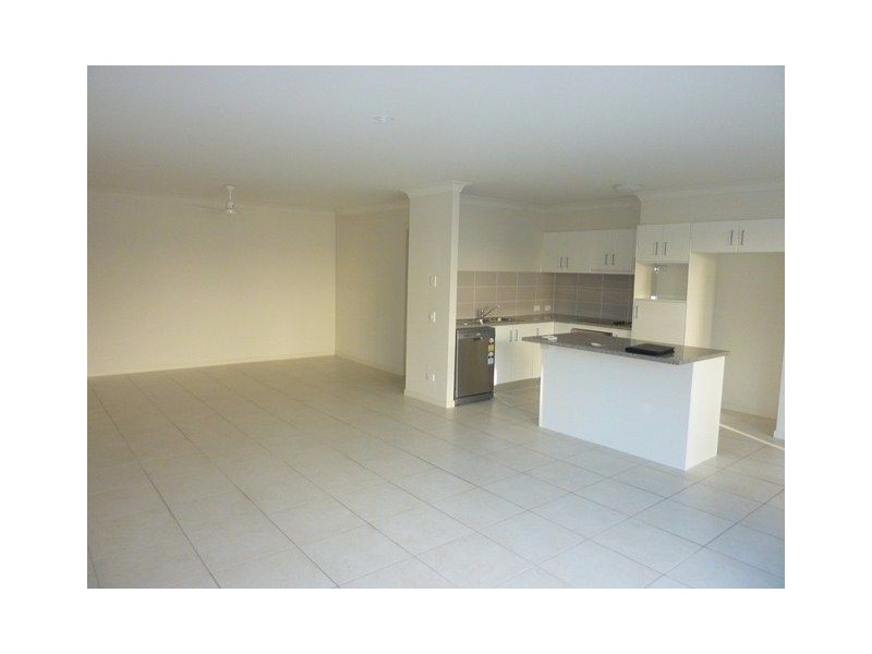 8/5 Faculty Crescent, Mudgeeraba QLD 4213