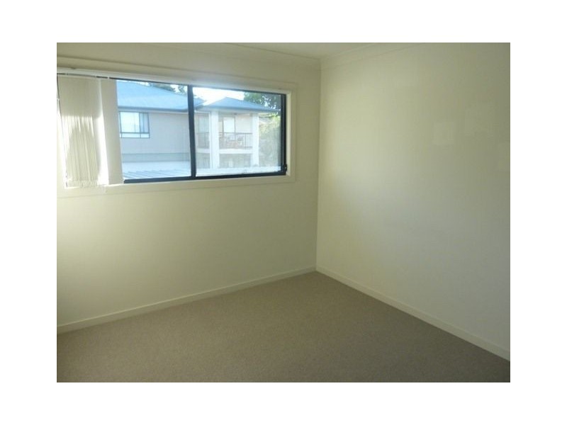 8/5 Faculty Crescent, Mudgeeraba QLD 4213