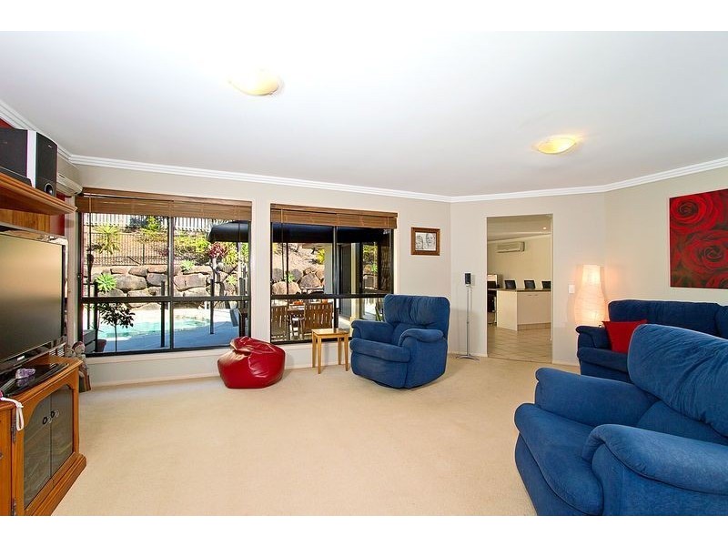 16 Bedford Crescent, Mudgeeraba QLD 4213