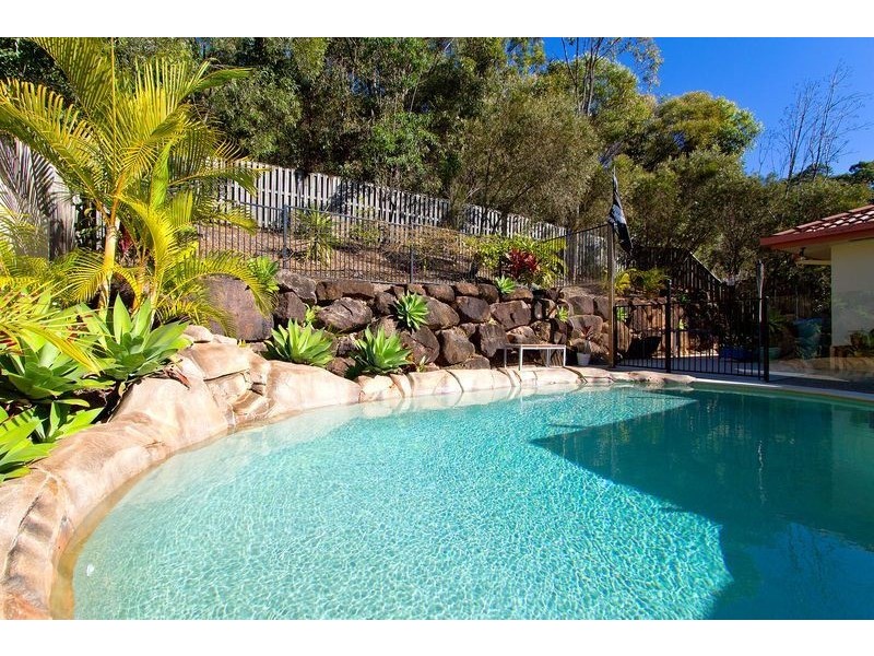 16 Bedford Crescent, Mudgeeraba QLD 4213