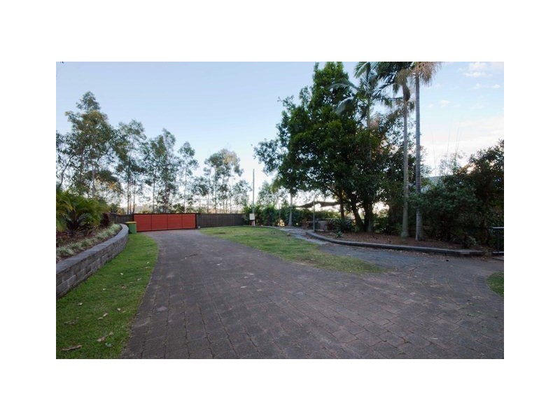 24 Glenrowan Drive, Tallai QLD 4213