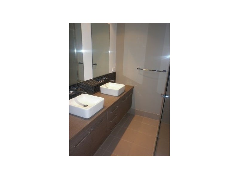 1 Jackaroo Crescent, Gilston QLD 4211