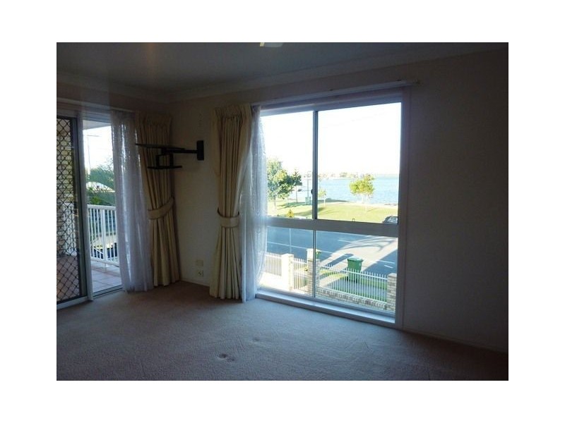 1/64 The Esplanade, Paradise Point QLD 4216