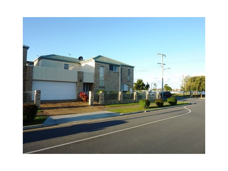 1/64 The Esplanade, Paradise Point QLD 4216