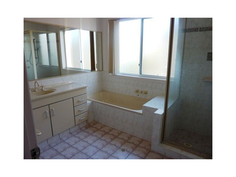 1/64 The Esplanade, Paradise Point QLD 4216