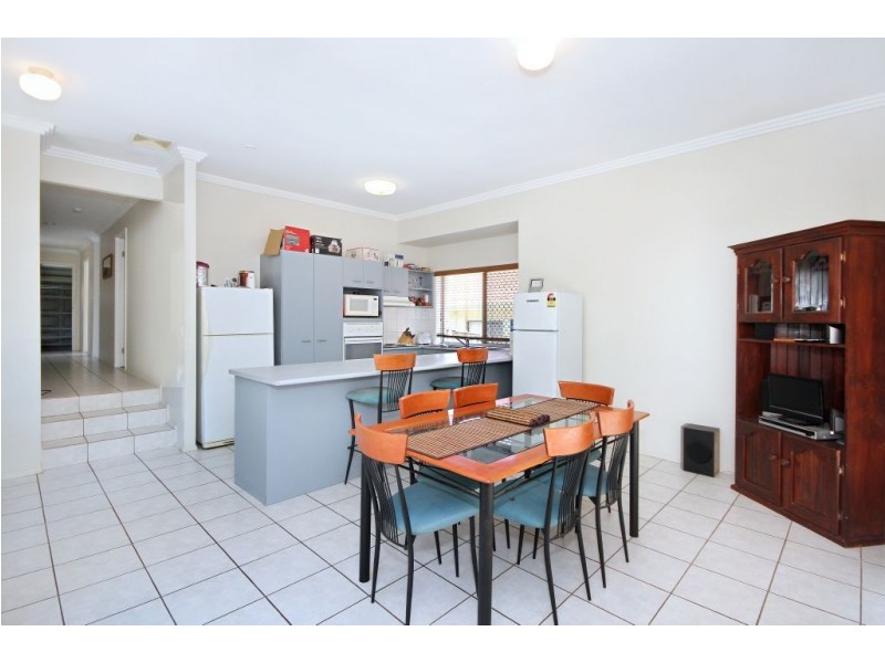 8 Whiltshire Drive, Mudgeeraba QLD 4213