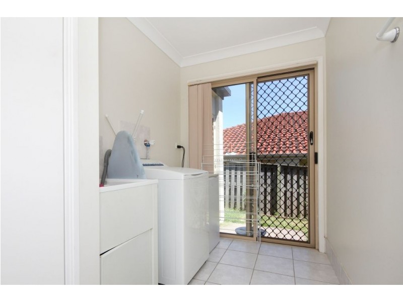 8 Whiltshire Drive, Mudgeeraba QLD 4213