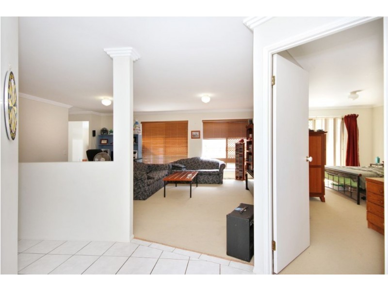 8 Whiltshire Drive, Mudgeeraba QLD 4213