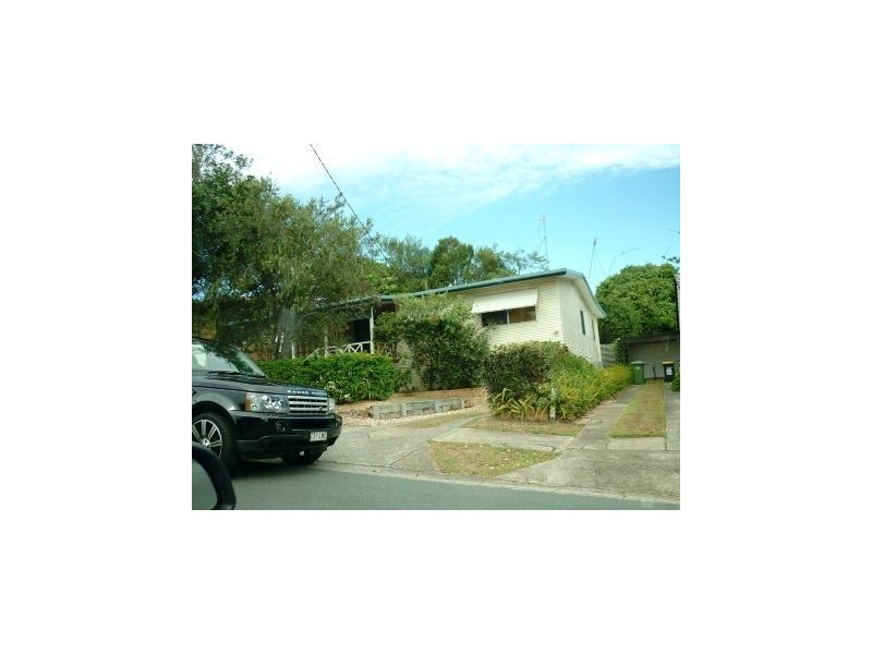 11 Ewan Street, Southport QLD 4215