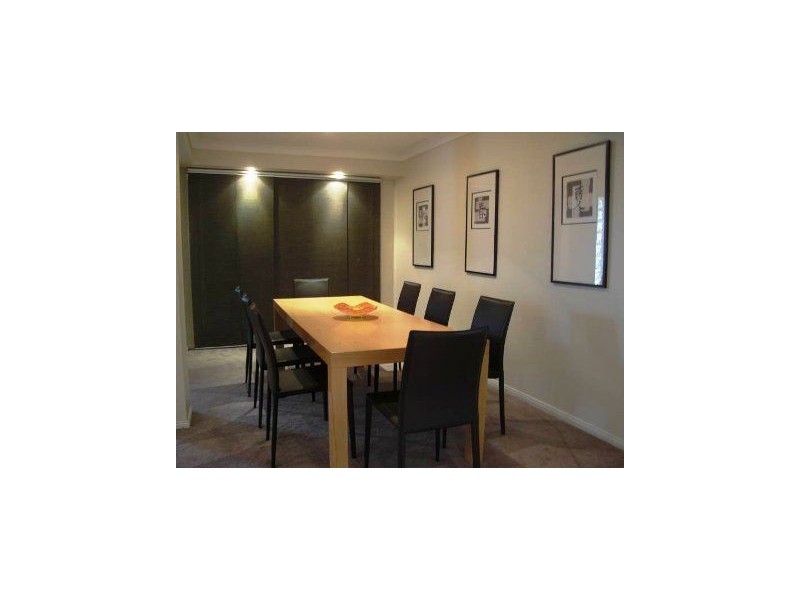 11 Ewan Street, Southport QLD 4215