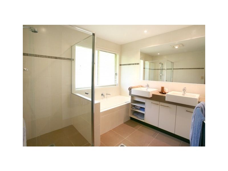 13 Hidden Valley Road, Bonogin QLD 4213