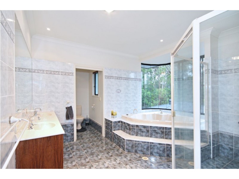 13 Broadview Place, Robina QLD 4226
