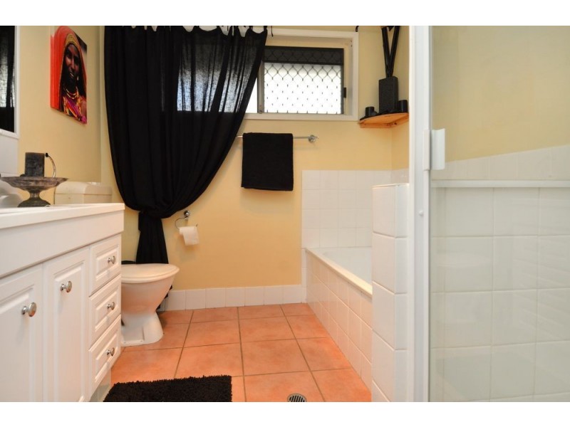 35 Quigan Terrace, Highland Park QLD 4211