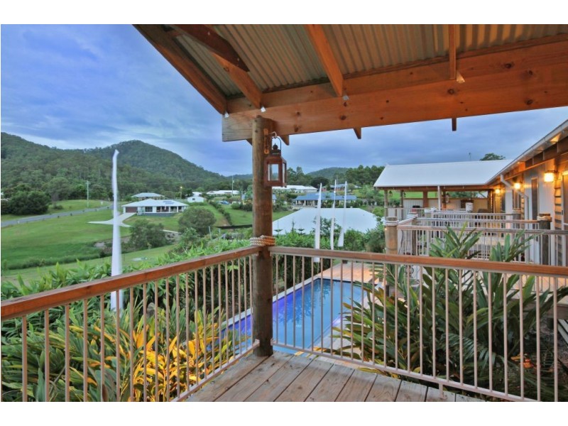 12 Friarbird Crescent, Bonogin QLD 4213