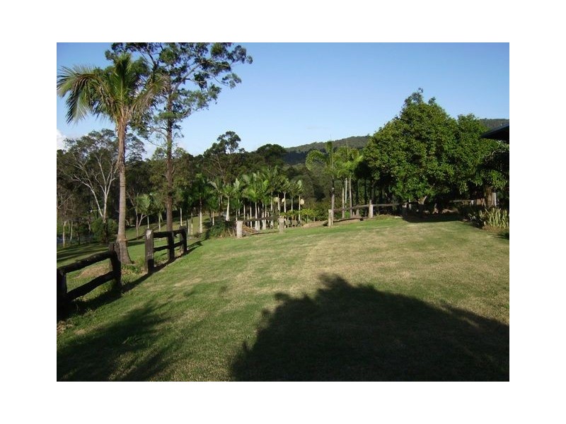 18 Tyalgum Street, Mudgeeraba QLD 4213