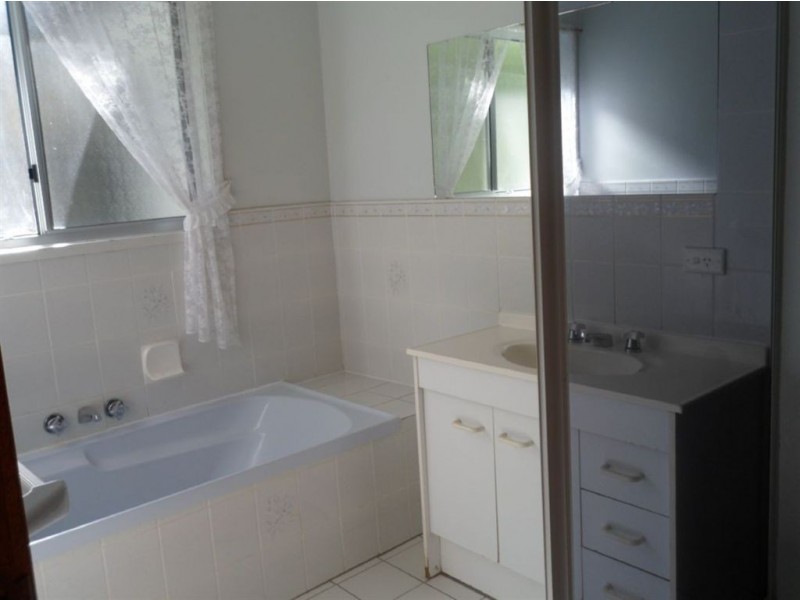 7 Natan Road, Mudgeeraba QLD 4213