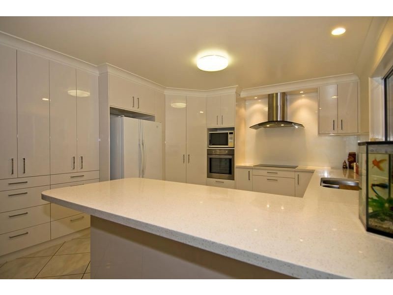 37 Tuena Street, Mudgeeraba QLD 4213