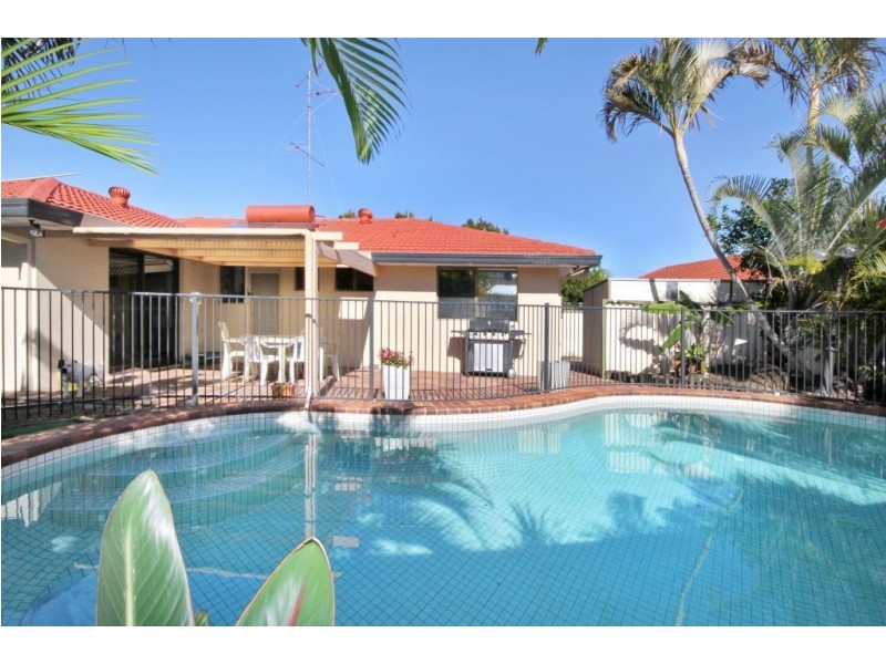 5 Falcon Court, Burleigh Waters QLD 4220