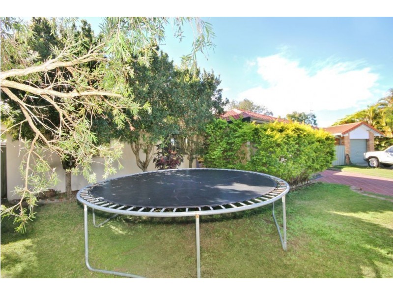 5 Falcon Court, Burleigh Waters QLD 4220
