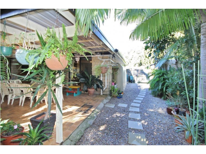 98 Gardenia Drive, Bonogin QLD 4213