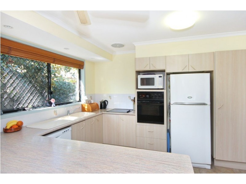 98 Gardenia Drive, Bonogin QLD 4213