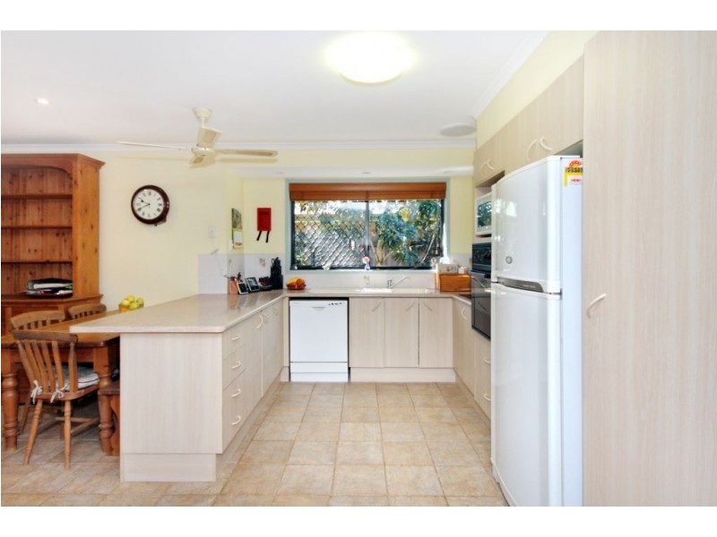 98 Gardenia Drive, Bonogin QLD 4213