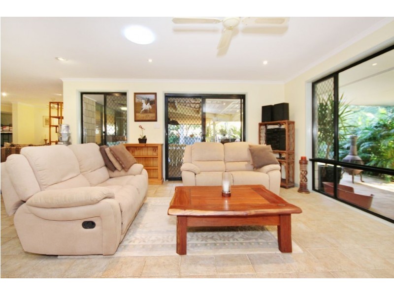 98 Gardenia Drive, Bonogin QLD 4213