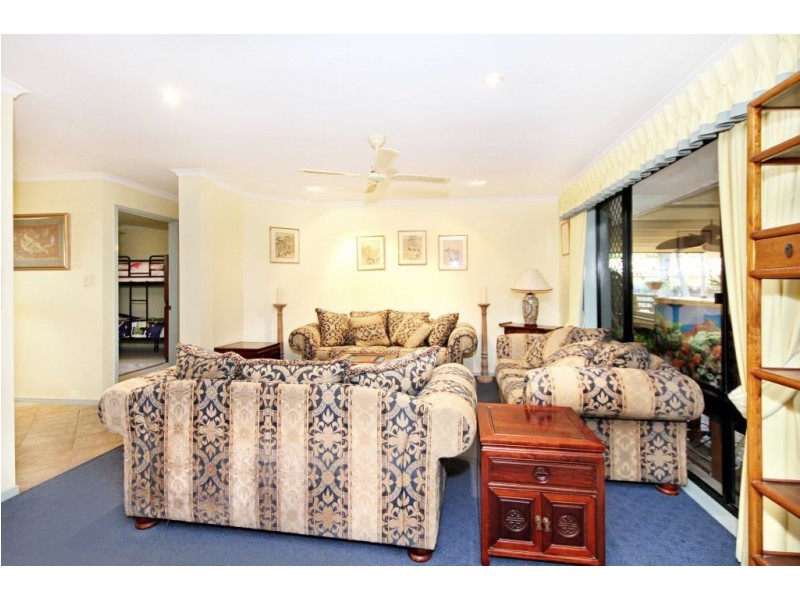 98 Gardenia Drive, Bonogin QLD 4213