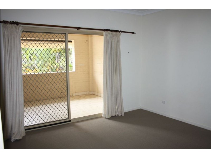 33 Armrick Ave, Broadbeach QLD 4218