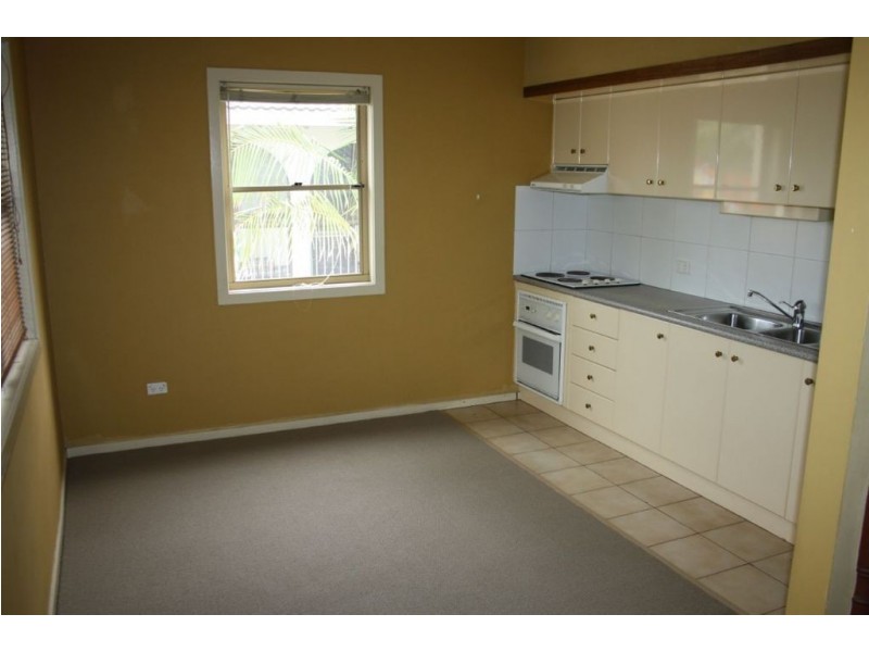 33 Armrick Ave, Broadbeach QLD 4218