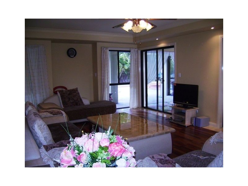16 Applegum Court, Robina QLD 4226