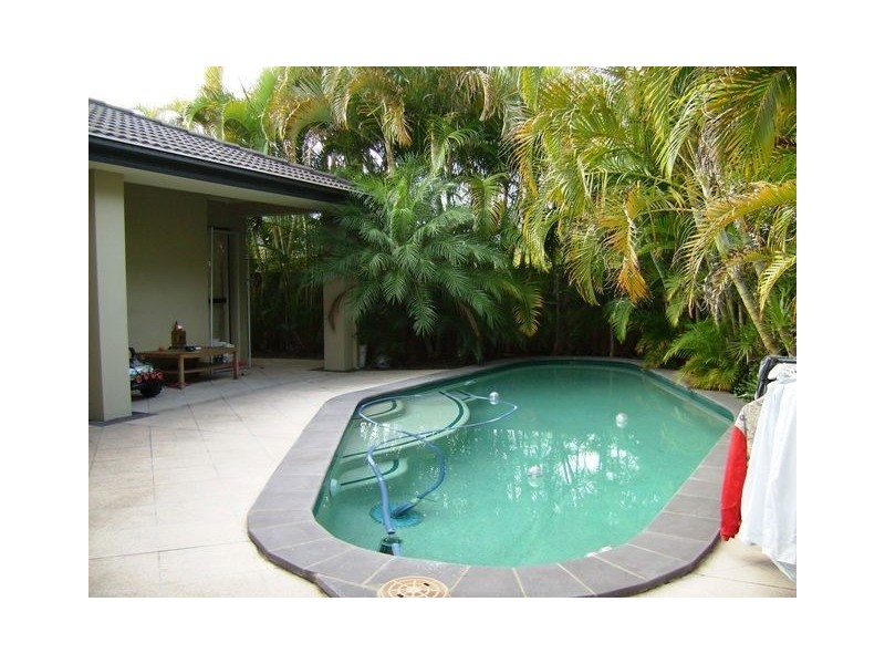 16 Applegum Court, Robina QLD 4226