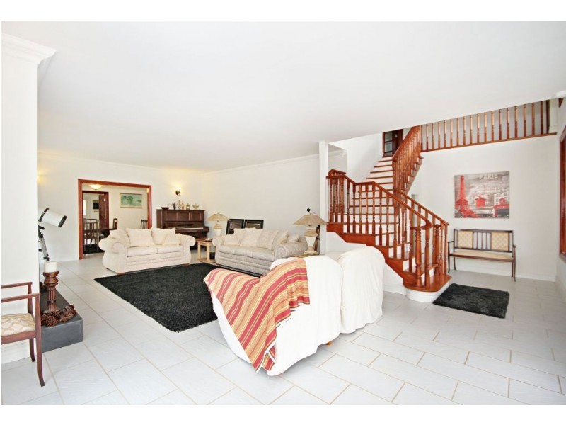 14 Fairy Wren Ct, Bonogin QLD 4213